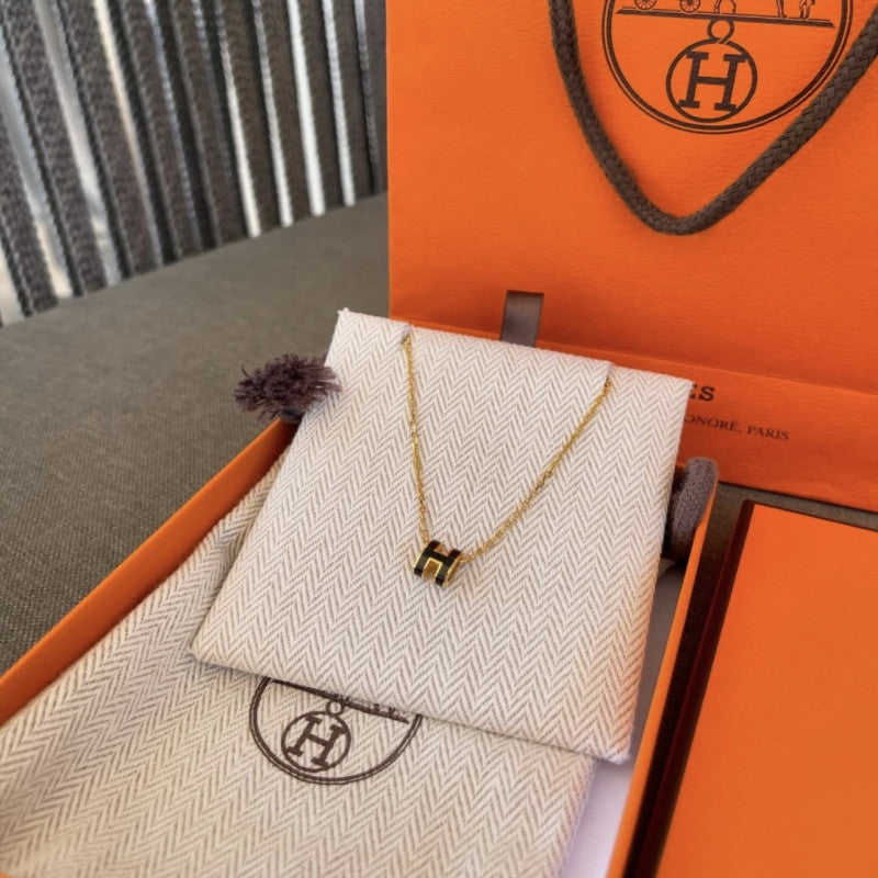 سلسال نسائي من ماركة هرمس Hermès